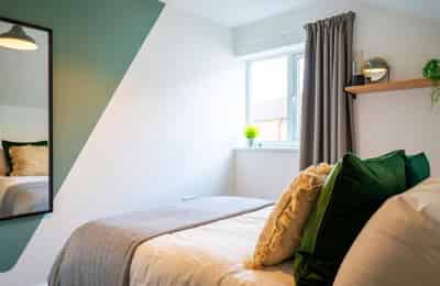 5 Bedroom 5 Bathroom Apartment - Bedroom?w=400&h=260&fit=crop&q=40&auto=format&trim=auto