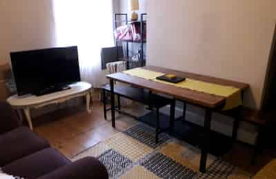 Bedroom?w=400&h=260&fit=crop&q=40&auto=format&trim=auto