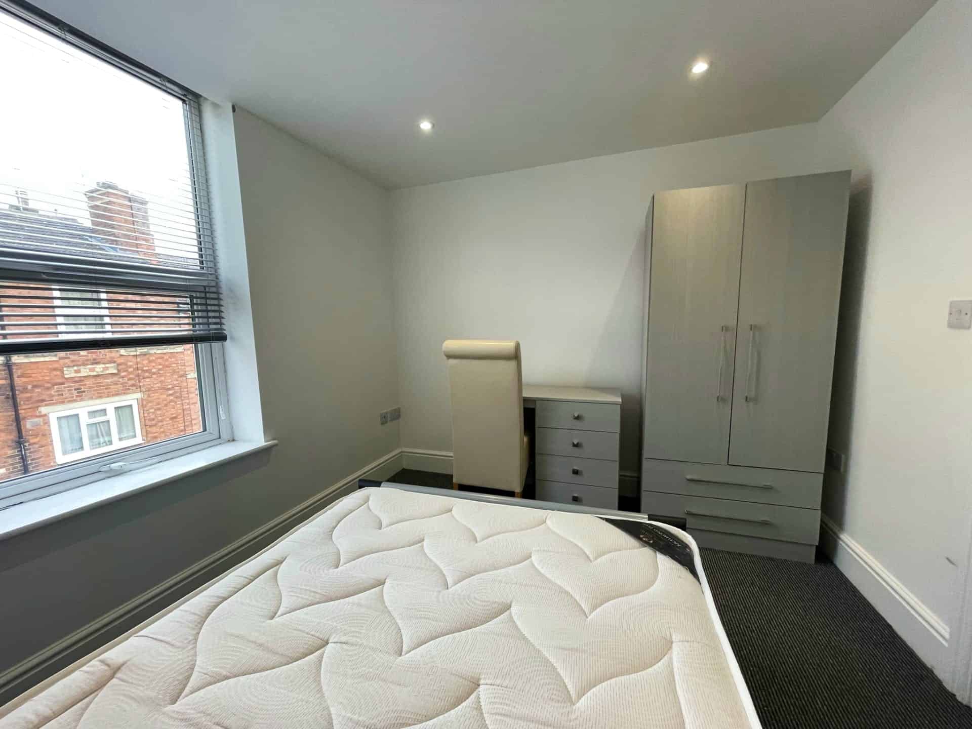 Common Area?w=400&h=260&fit=crop&q=40&auto=format&trim=auto