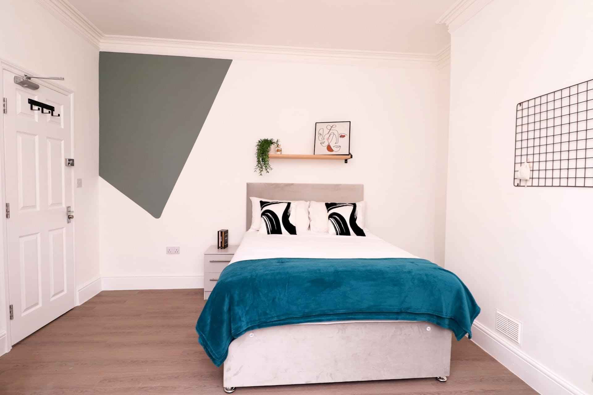 Bedroom?w=400&h=260&fit=crop&q=40&auto=format&trim=auto