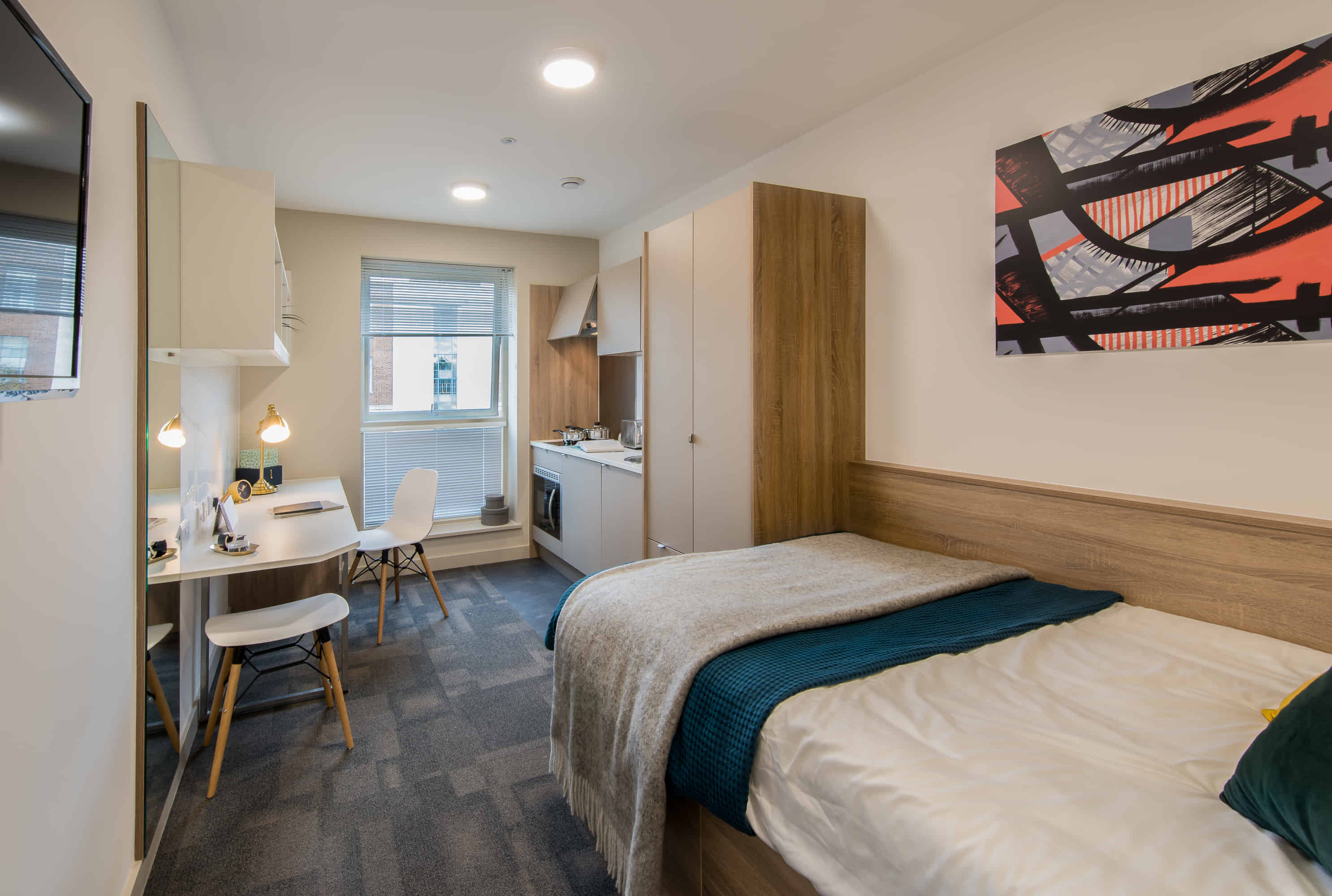 Common Area?w=400&h=260&fit=crop&q=40&auto=format&trim=auto