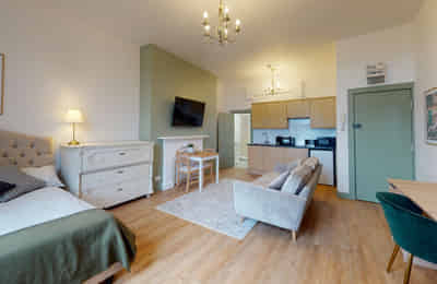 Kitchen?w=400&h=260&fit=crop&q=40&auto=format&trim=auto