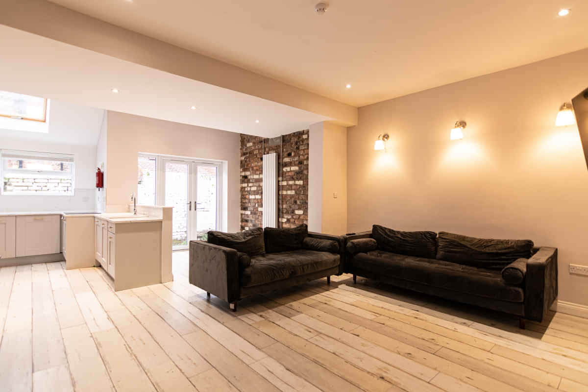 Common Area?w=400&h=260&fit=crop&q=40&auto=format&trim=auto