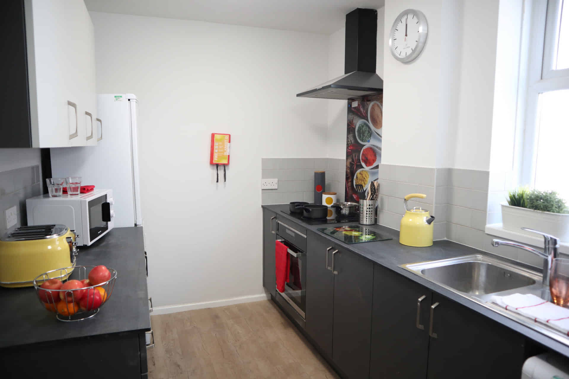 52B Chestnut Court, Liverpool - Liverpool, England, United Kingdom - Kitchen