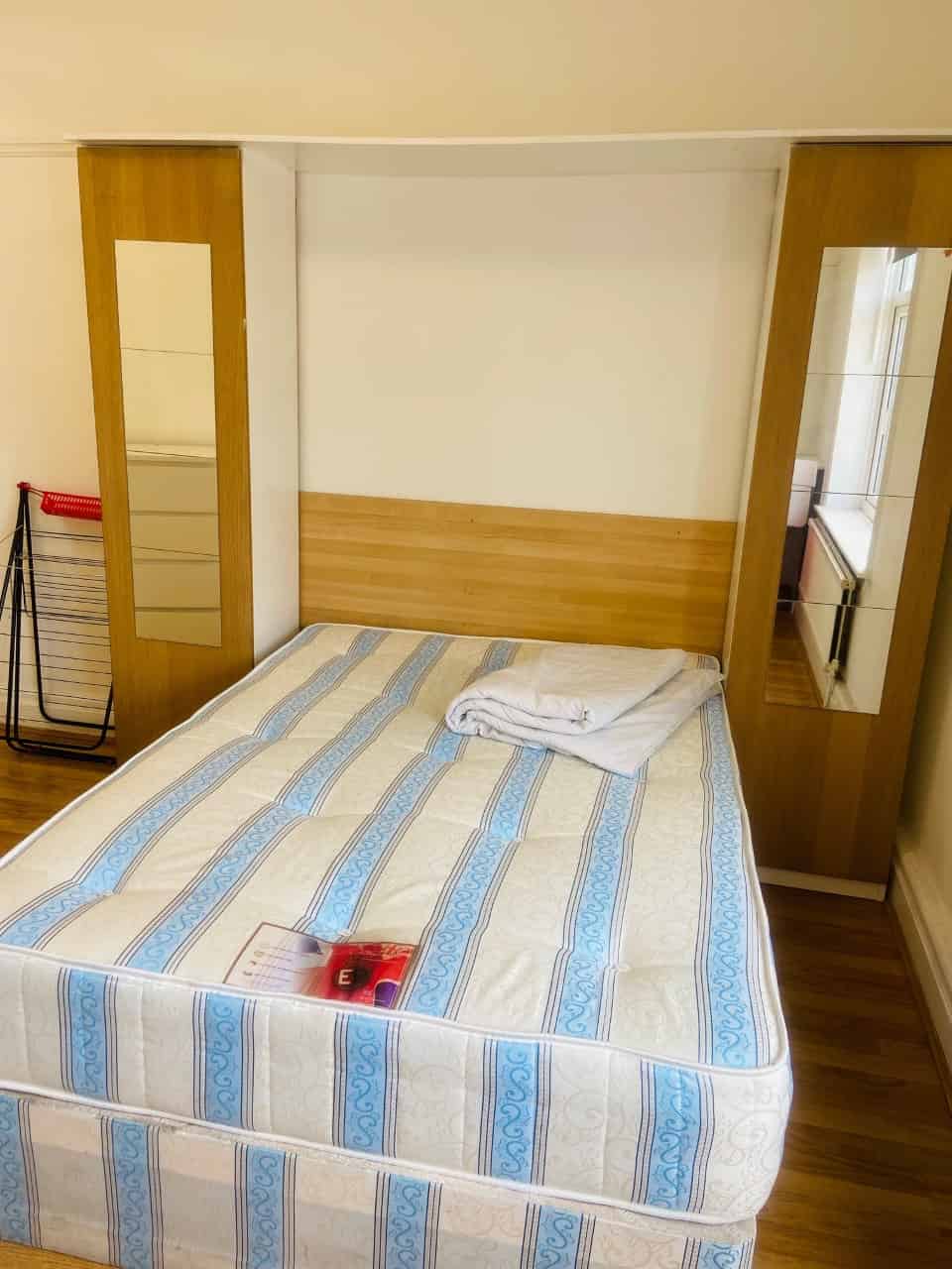 51A Old Oak Common Lane, London - London, England, United Kingdom - Bedroom