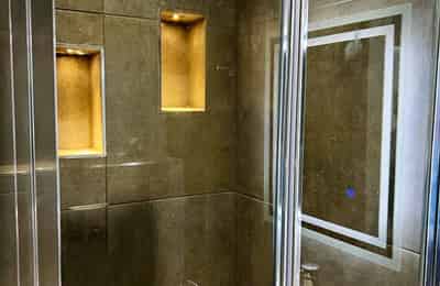 53 Old Oak Common Lane III, London - London, England, United Kingdom - 1 Bed Apartment - Bathroom