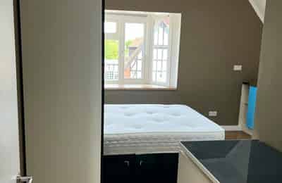 1 Bed Apartment - Bathroom?w=400&h=260&fit=crop&q=40&auto=format&trim=auto