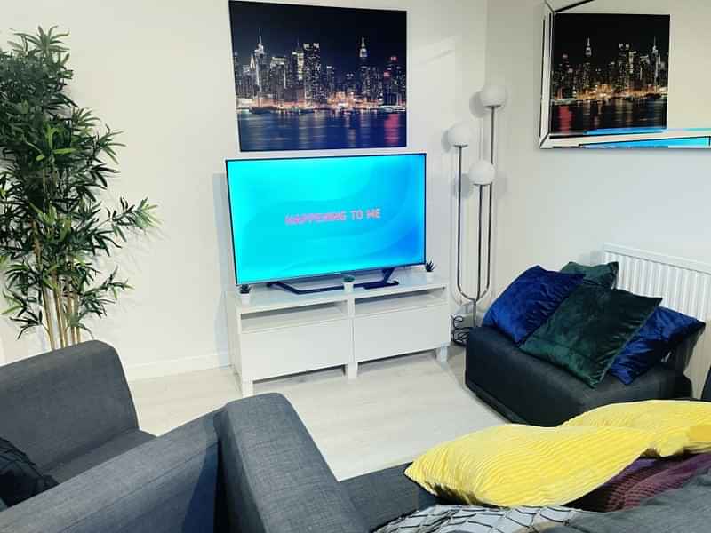 5 Asher way, London - London, England, United Kingdom - Amenities