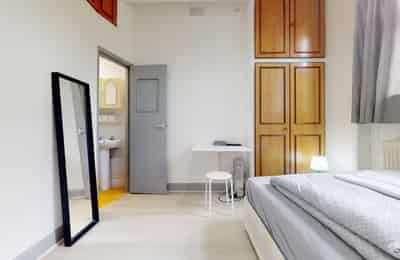 329 Grays Inn Road, London - London, England, United Kingdom - Bedroom