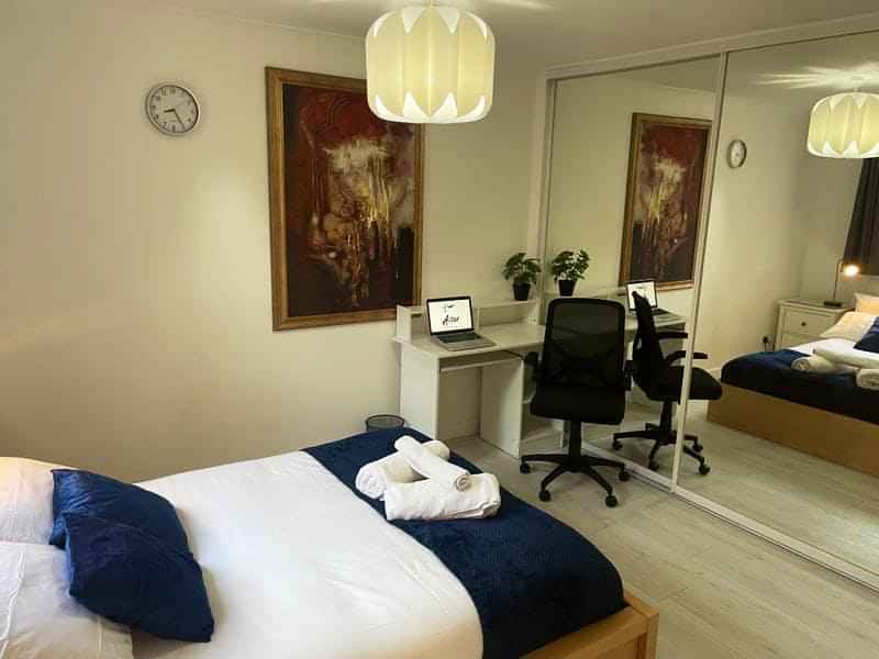 Amenities?w=400&h=260&fit=crop&q=40&auto=format&trim=auto