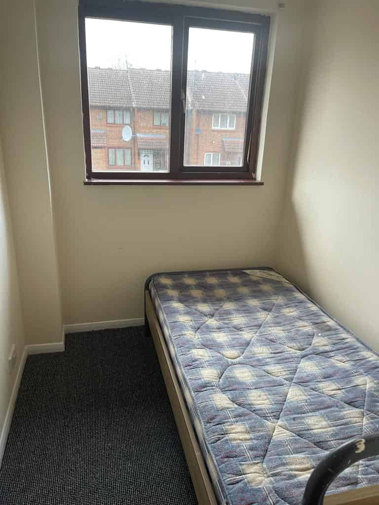 Amenities?w=400&h=260&fit=crop&q=40&auto=format&trim=auto