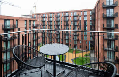 3 Bedrooms Property in Salford, Manchester - Manchester, England, United Kingdom - Amenities