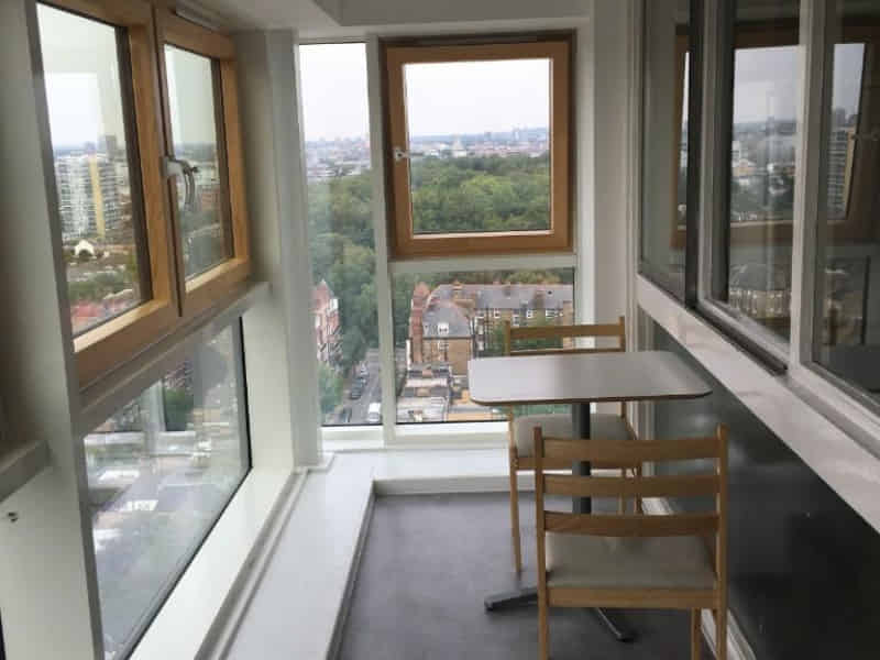 Kitchen?w=400&h=260&fit=crop&q=40&auto=format&trim=auto