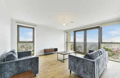 3 bedrooms property London, London - London, England, United Kingdom - Amenities