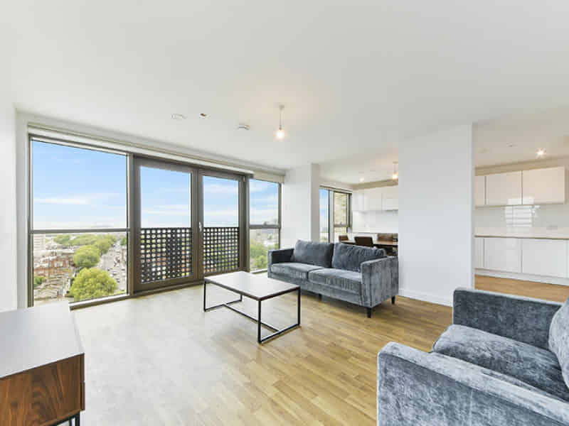 3 bedrooms property London, London - London, England, United Kingdom - Amenities