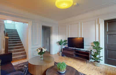 Hawthorn Crescent, London - London, England, United Kingdom - Amenities