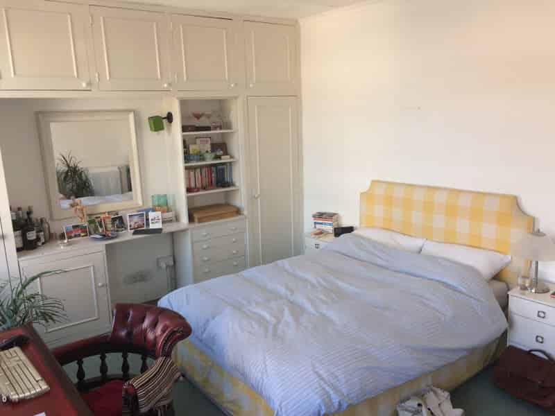 Kitchen?w=400&h=260&fit=crop&q=40&auto=format&trim=auto