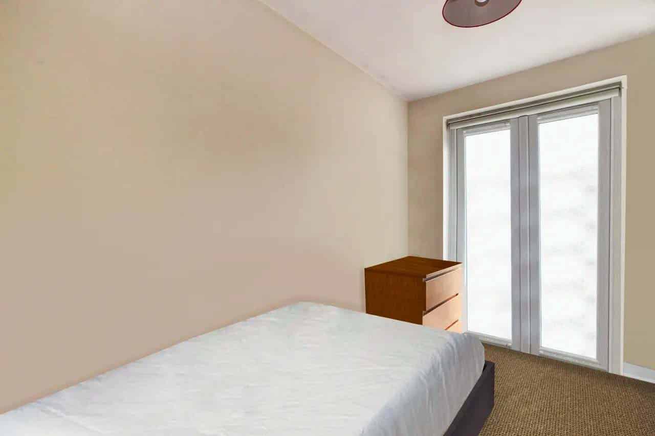 4 Bedroom 2 Bathroom Apartment  - Bathroom?w=400&h=260&fit=crop&q=40&auto=format&trim=auto