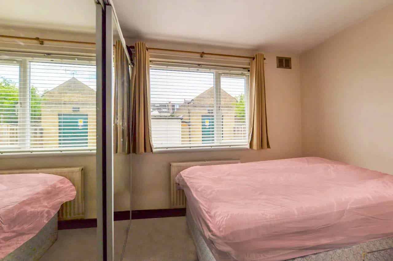 Florence Road, London - London, England, United Kingdom - 4 Bedroom 2 Bathroom Apartment  - Bedroom