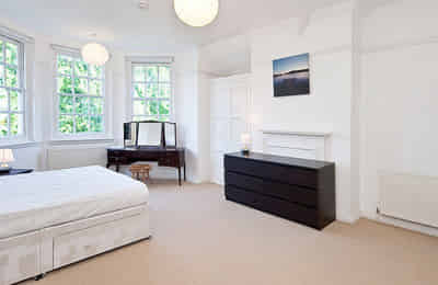 Amenities?w=400&h=260&fit=crop&q=40&auto=format&trim=auto