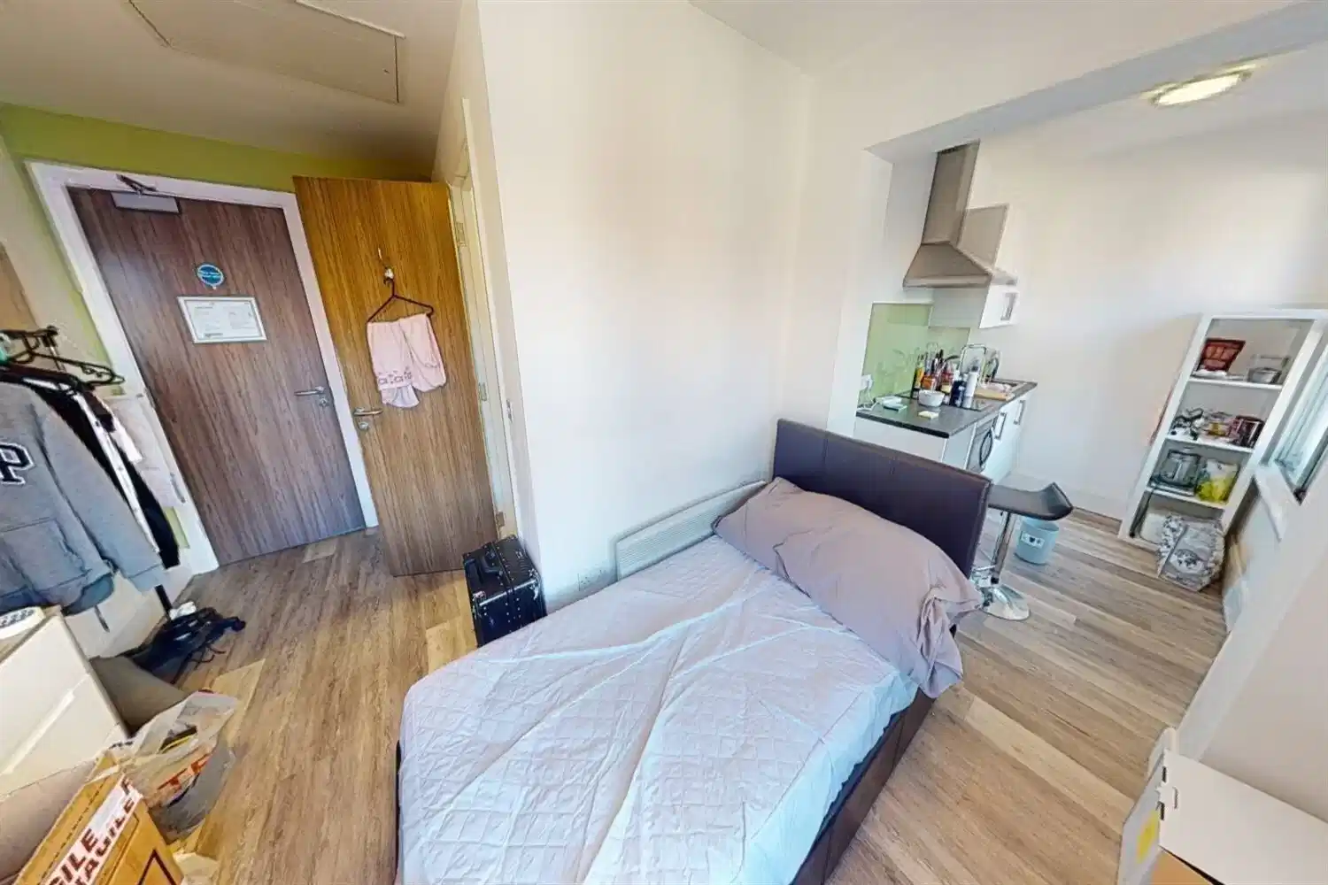 Kitchen?w=400&h=260&fit=crop&q=40&auto=format&trim=auto