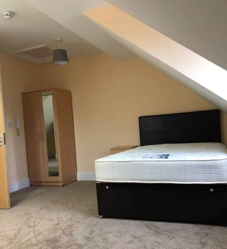 Kitchen?w=400&h=260&fit=crop&q=40&auto=format&trim=auto