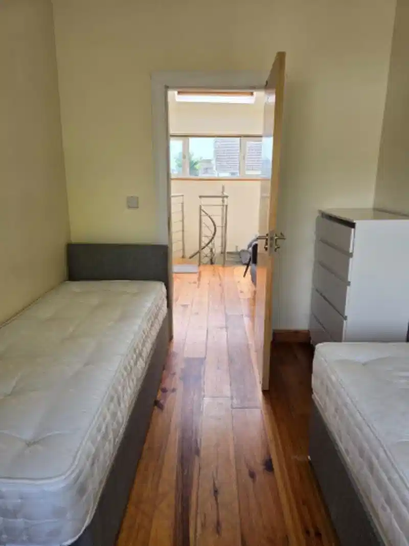 2 Bedroom 1 Bathroom Apartment - Kitchen?w=400&h=260&fit=crop&q=40&auto=format&trim=auto