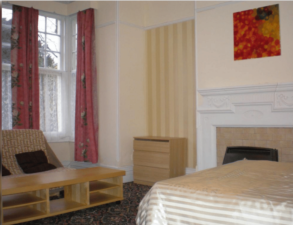 Common Area?w=400&h=260&fit=crop&q=40&auto=format&trim=auto