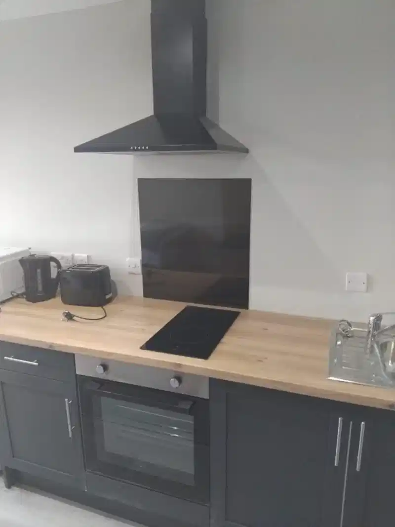 Amenities?w=400&h=260&fit=crop&q=40&auto=format&trim=auto