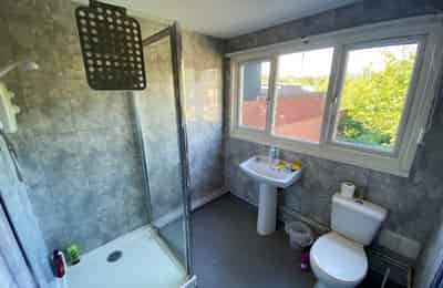 Kitchen?w=400&h=260&fit=crop&q=40&auto=format&trim=auto