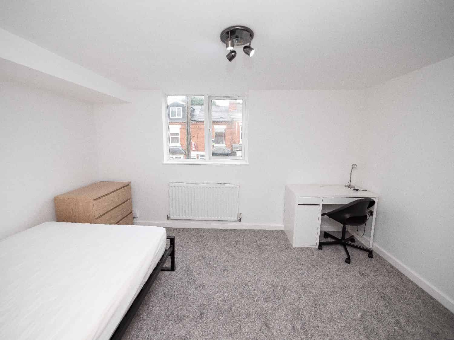 Hubert Road 9, Birmingham - Birmingham, England, United Kingdom - Bedroom