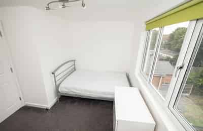 Heeley Road 4, Birmingham - Birmingham, England, United Kingdom - Bedroom