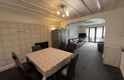Derby Road Lenton, Nottingham - Nottingham, England, United Kingdom - Amenities