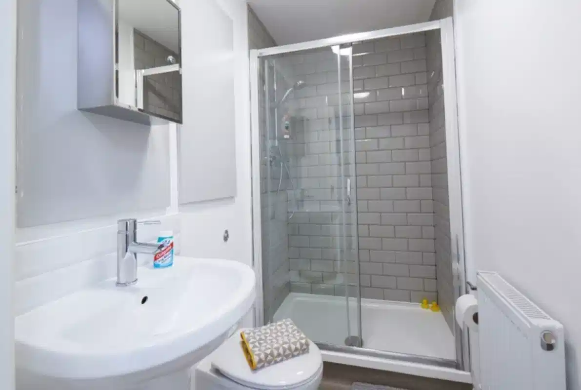 Amenities?w=400&h=260&fit=crop&q=40&auto=format&trim=auto