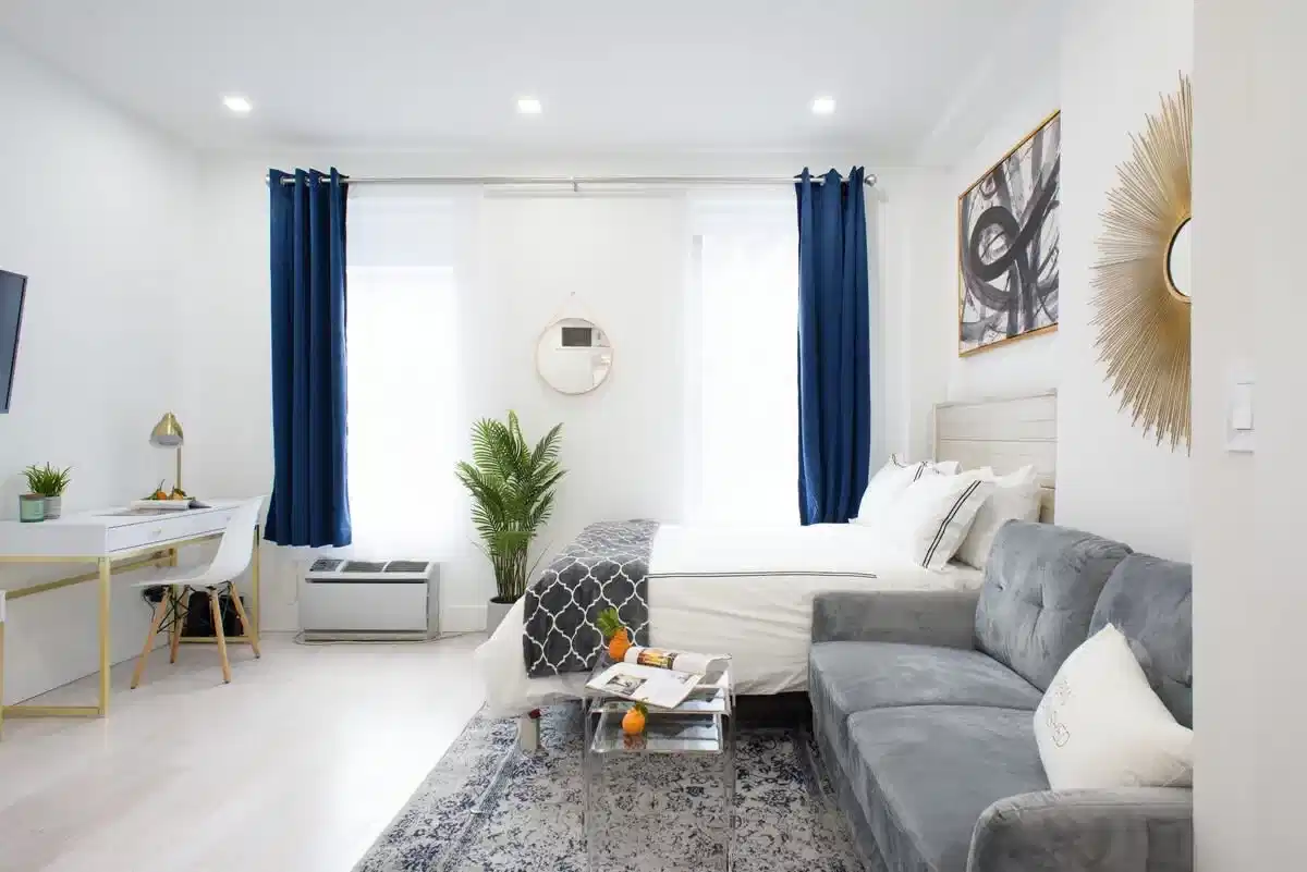 Common Area?w=400&h=260&fit=crop&q=40&auto=format&trim=auto