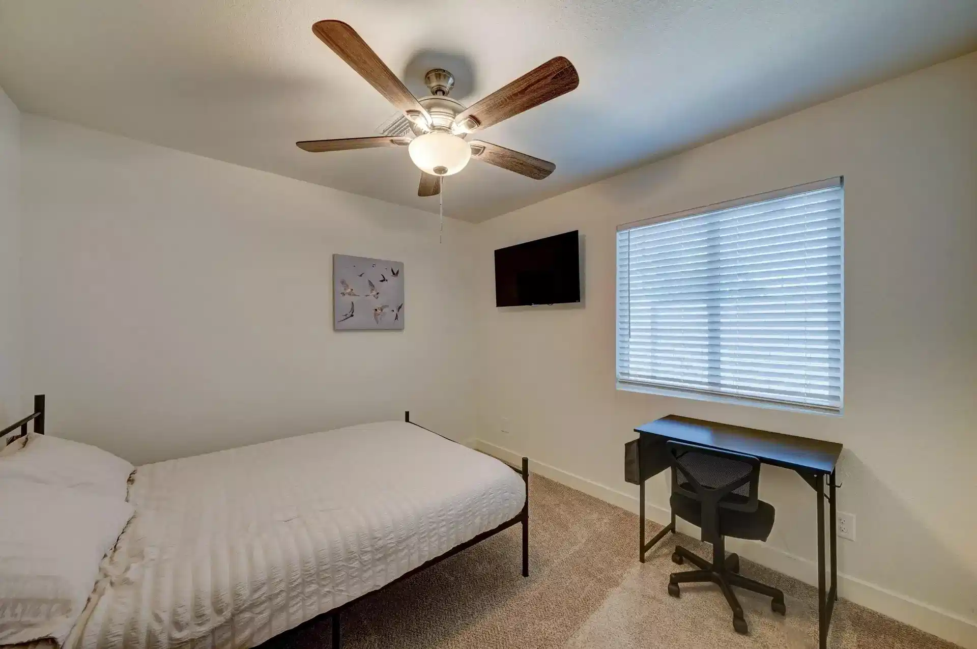 #90635: Room in 9 Bed 3 Bath - Bedroom?w=400&h=260&fit=crop&q=40&auto=format&trim=auto