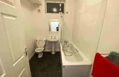 Kitchen?w=400&h=260&fit=crop&q=40&auto=format&trim=auto