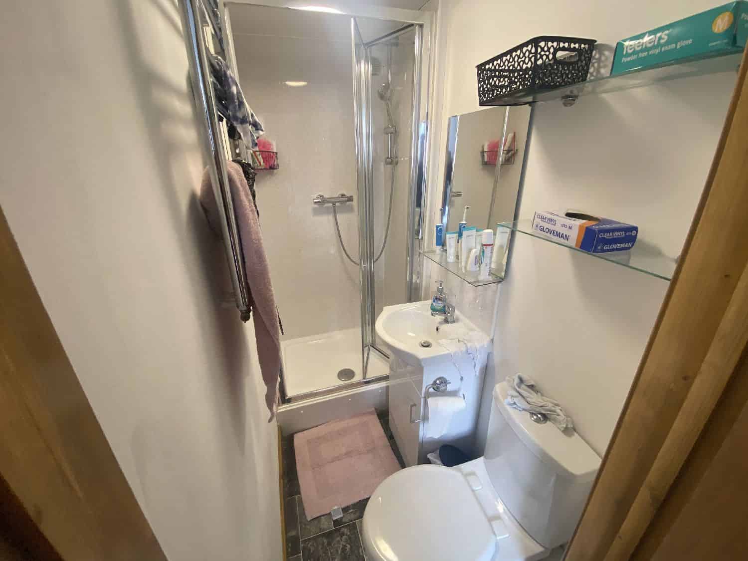 Kitchen?w=400&h=260&fit=crop&q=40&auto=format&trim=auto