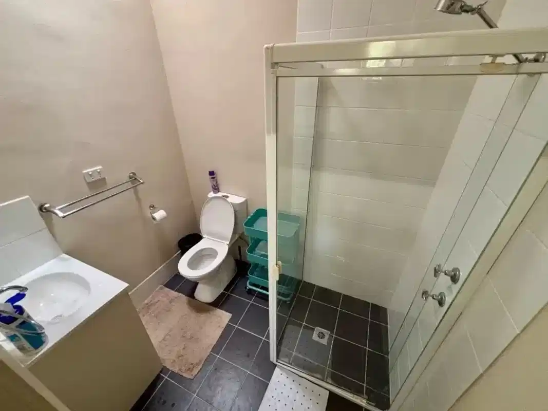 Room 4 - Kitchen?w=400&h=260&fit=crop&q=40&auto=format&trim=auto