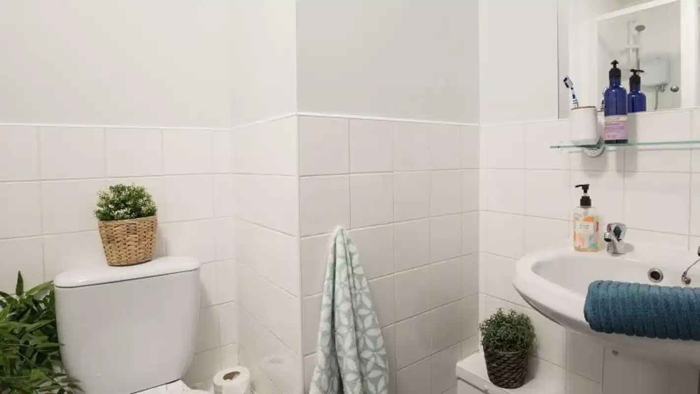 Exterior?w=400&h=260&fit=crop&q=40&auto=format&trim=auto