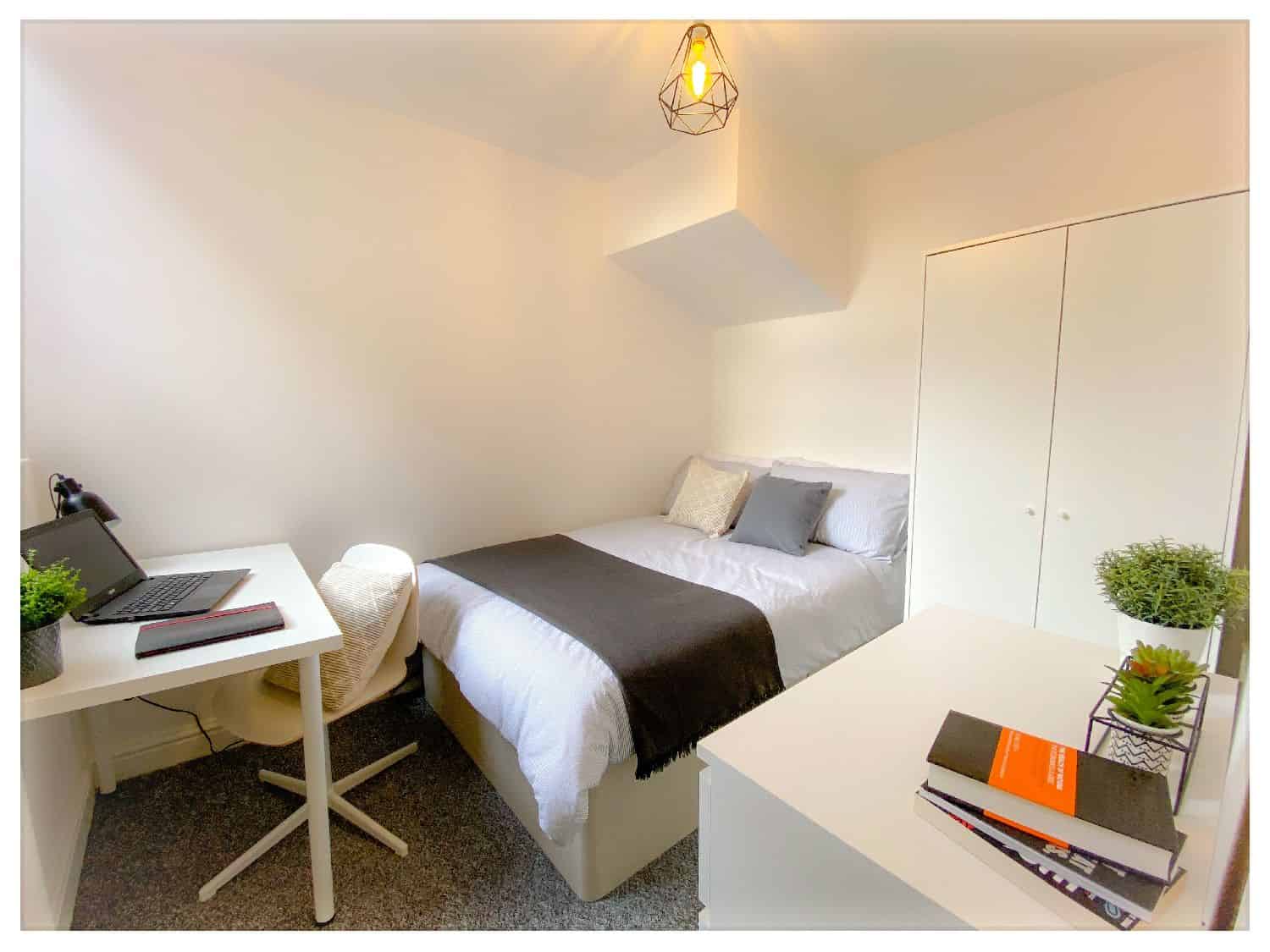 Kitchen?w=400&h=260&fit=crop&q=40&auto=format&trim=auto