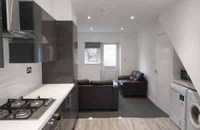 Fladbury Crescent, Birmingham - Birmingham, England, United Kingdom - Kitchen