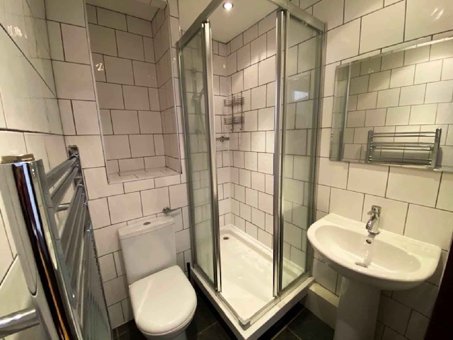 Amenities?w=400&h=260&fit=crop&q=40&auto=format&trim=auto