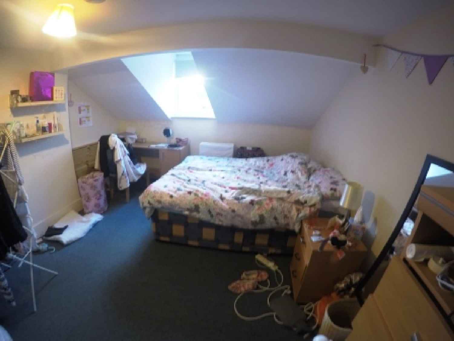 Amenities?w=400&h=260&fit=crop&q=40&auto=format&trim=auto