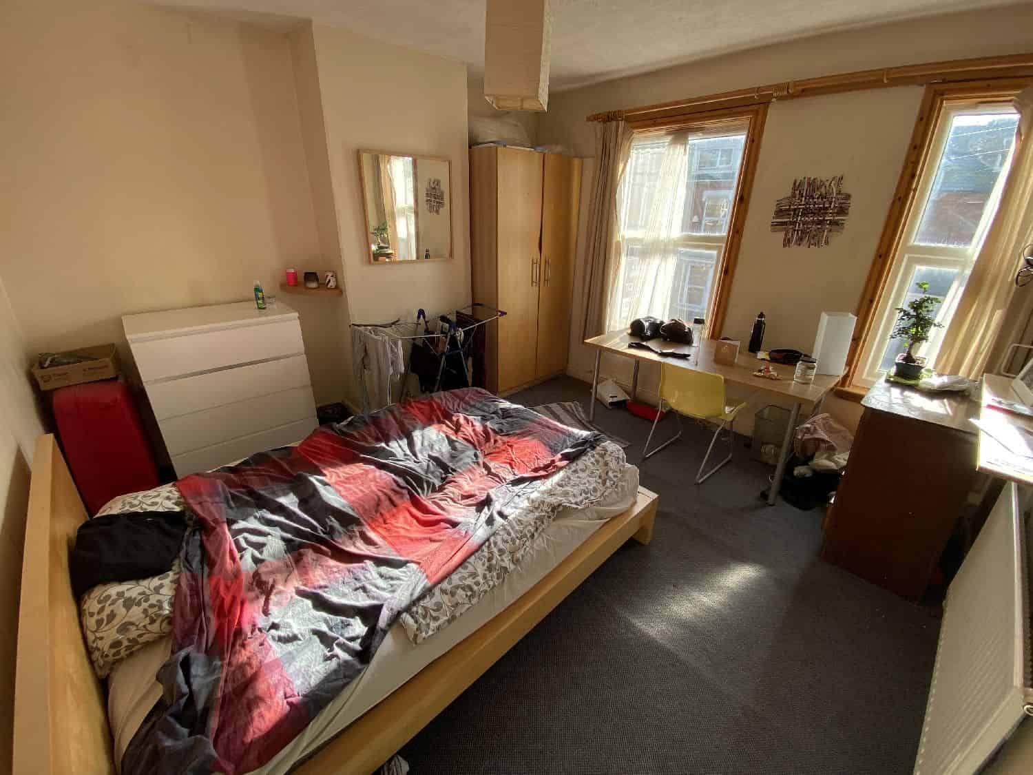 Amenities?w=400&h=260&fit=crop&q=40&auto=format&trim=auto