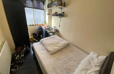 Common Area?w=400&h=260&fit=crop&q=40&auto=format&trim=auto