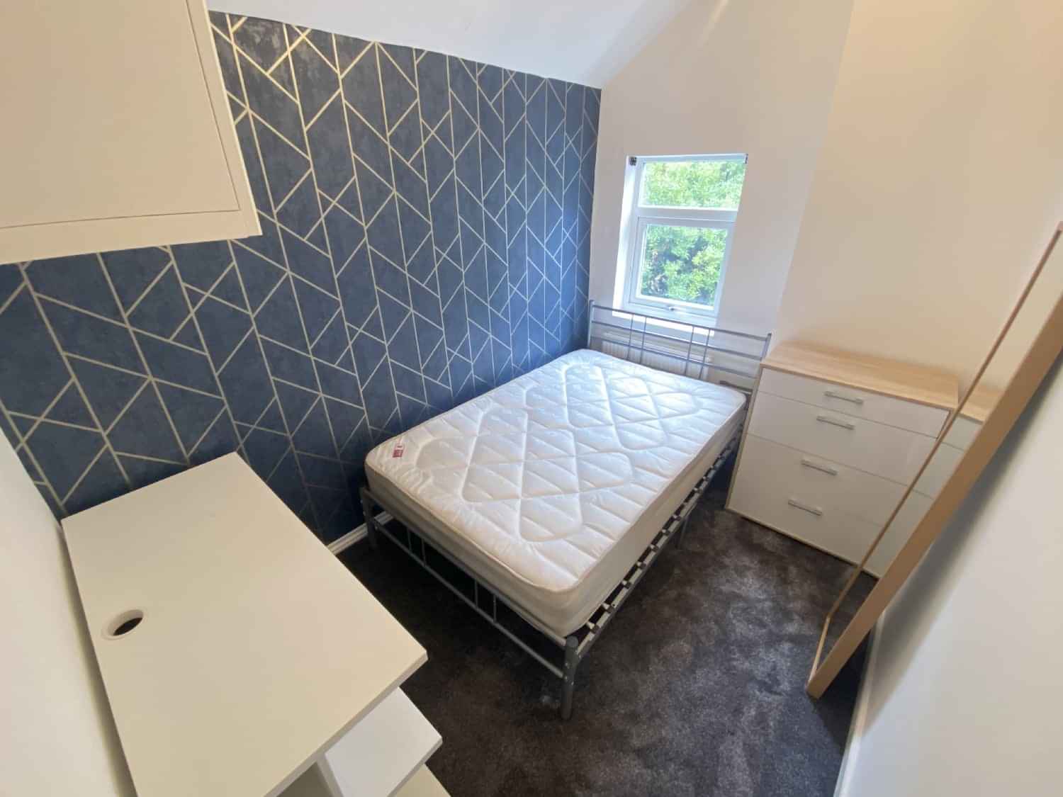 Amenities?w=400&h=260&fit=crop&q=40&auto=format&trim=auto