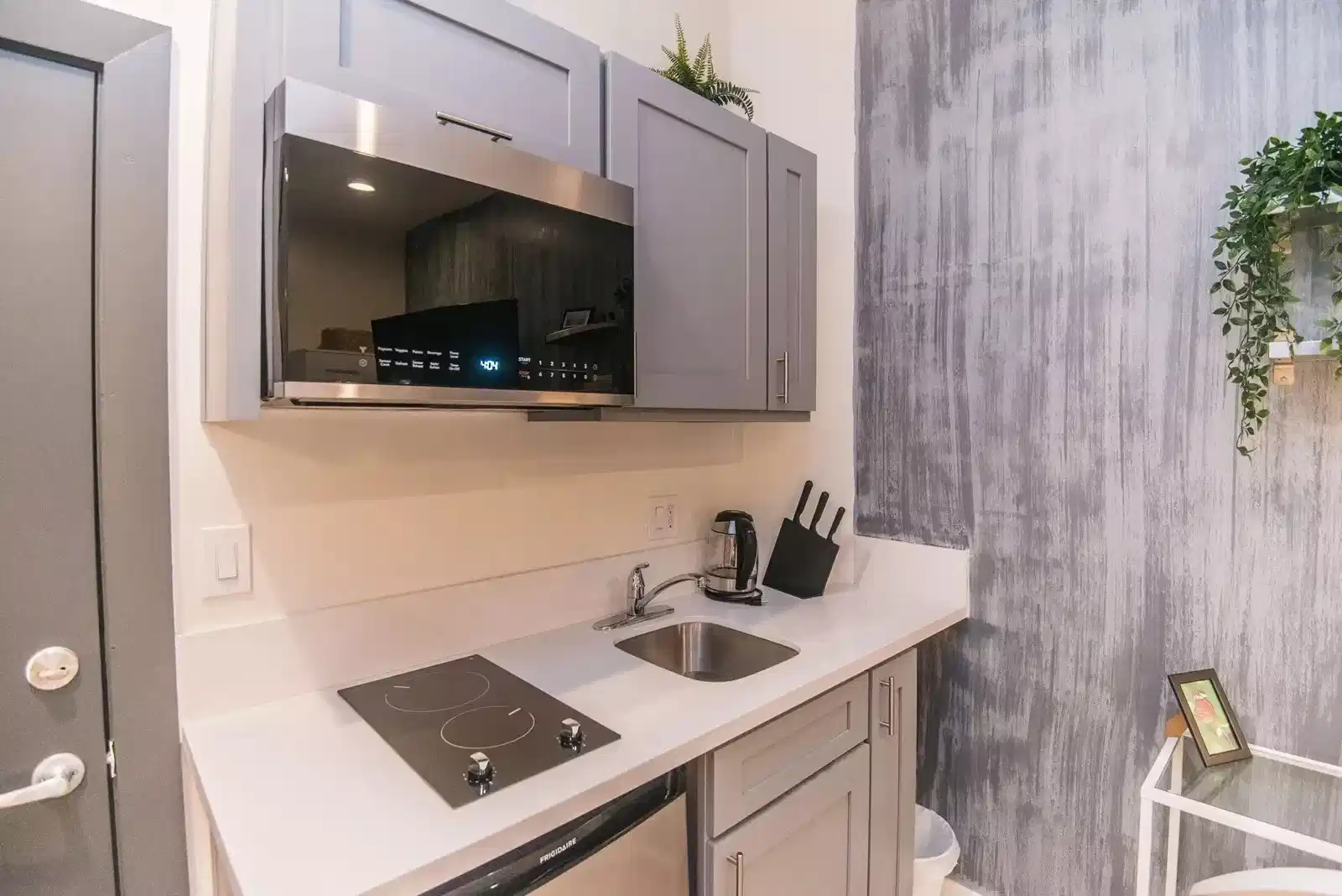 1025 W 25th St, Los Angeles - Los Angeles, California, United States - Kitchen