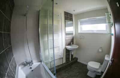 Kitchen?w=400&h=260&fit=crop&q=40&auto=format&trim=auto