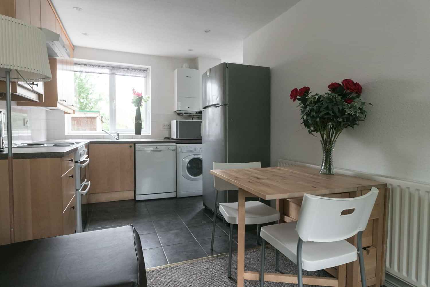  Leahurst Crescent 1, Birmingham - Birmingham, England, United Kingdom - Kitchen